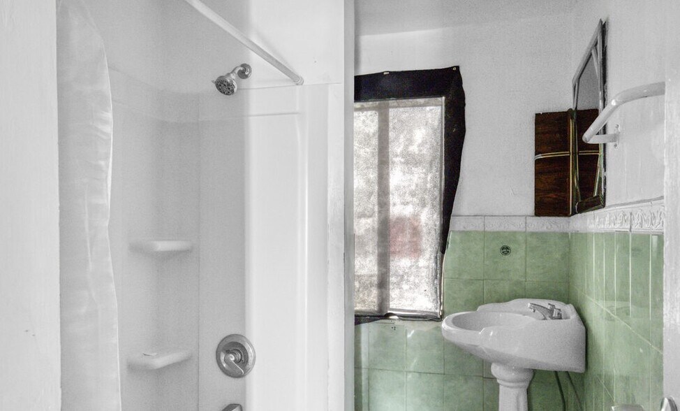 More Photos Of 275 S Union Ave, Los Angeles Apartments For Sale