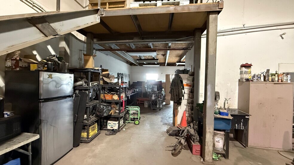 More Photos Of 27 Mccool Cres, Crossfield Warehouse For Lease
