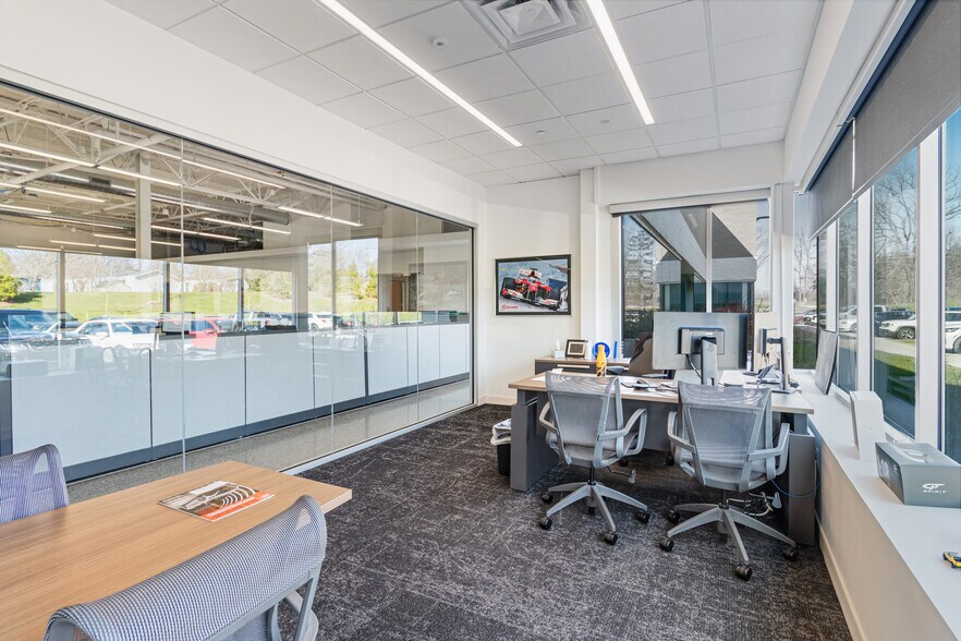 More Photos Of 40000 Grand River Ave, Novi Unknown For Lease