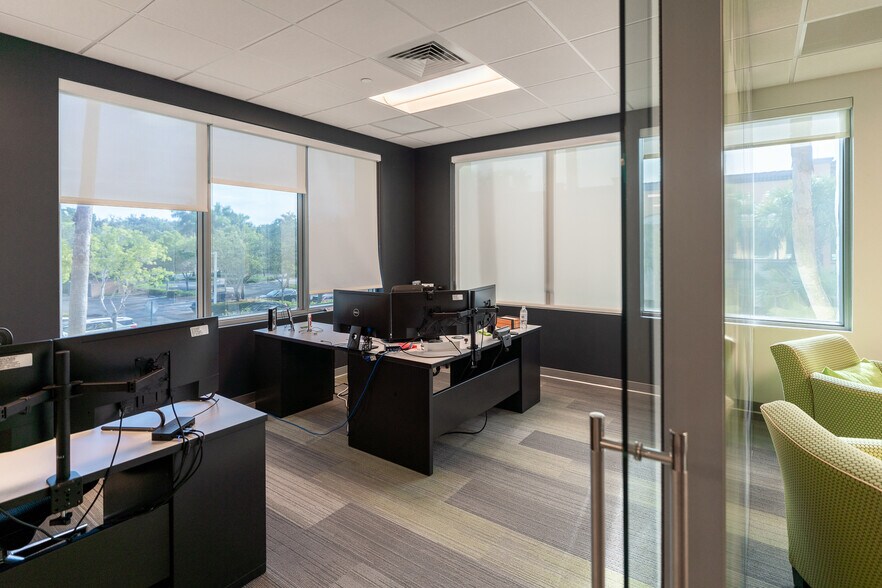 More Photos Of 2000 Ultimate Way, Weston Office For Lease