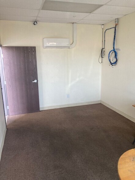 More Photos Of 2100 College Dr, Lake Havasu City Warehouse For Lease