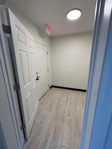 More Photos Of 2700 Eastend Dr, Humboldt Office For Lease