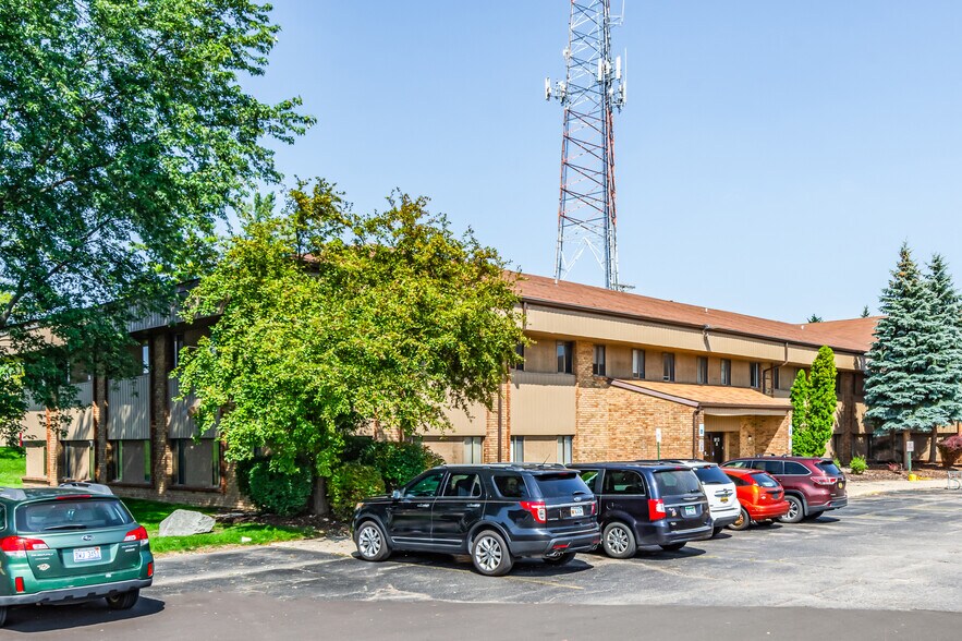 More Photos Of 913 W Holmes Rd, Lansing Medical For Lease