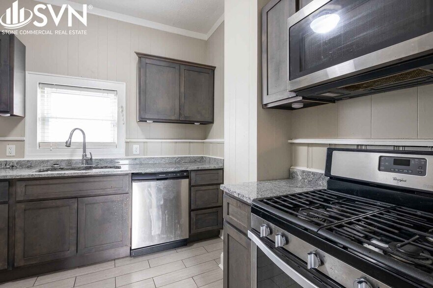 More Photos Of 240 E Third St, Lexington Office For Sale