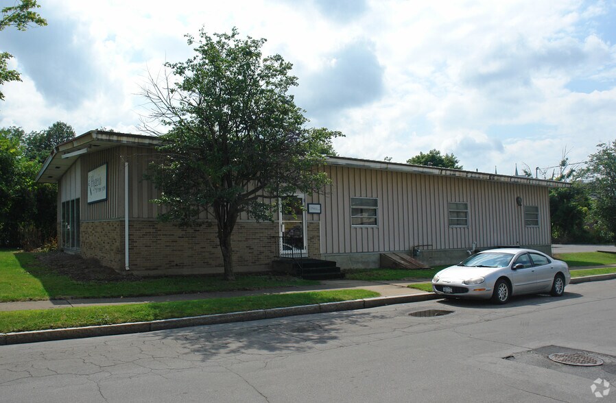 Primary Photo Of 430 Catherine St, Utica Light Distribution For Lease