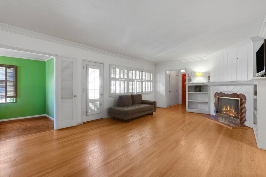 More Photos Of 11737 Bellagio Rd, Los Angeles Multifamily For Sale