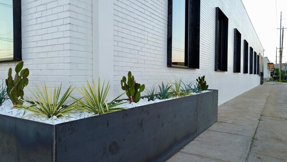 More Photos Of 100 Howell St, Dallas Office For Lease