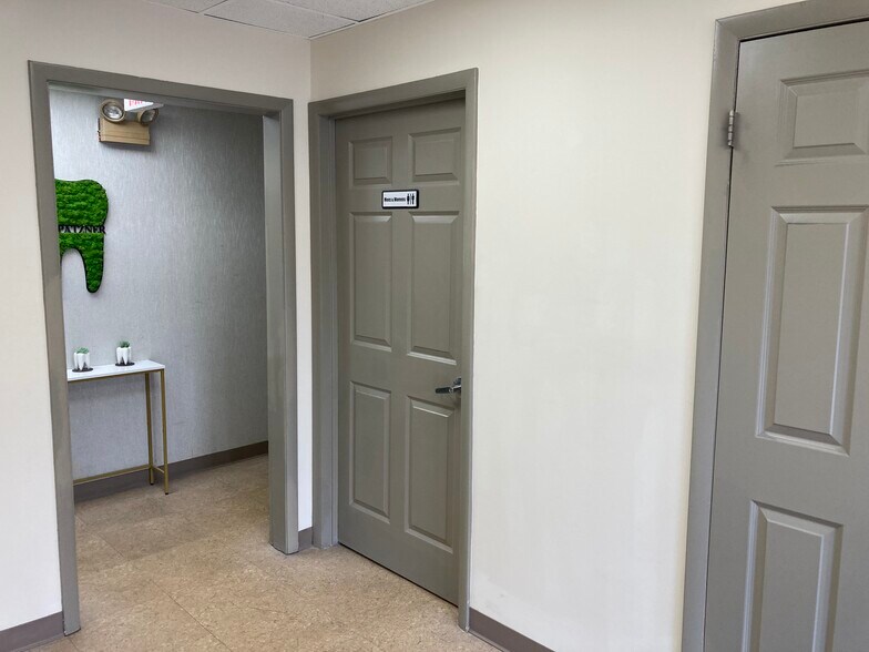 More Photos Of 170 Changebridge Rd, Montville Office For Sale