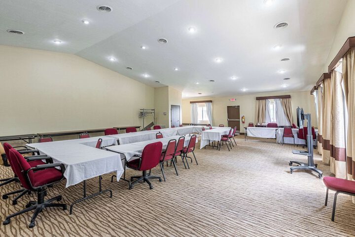 More Photos Of 730 E Xenia Dr, Fairborn Hotel For Sale