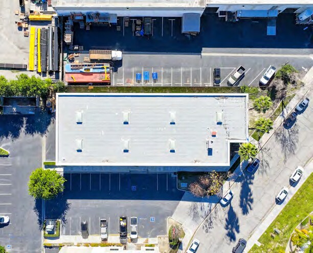 More Photos Of 1331 Riverview Dr, San Bernardino Service For Lease