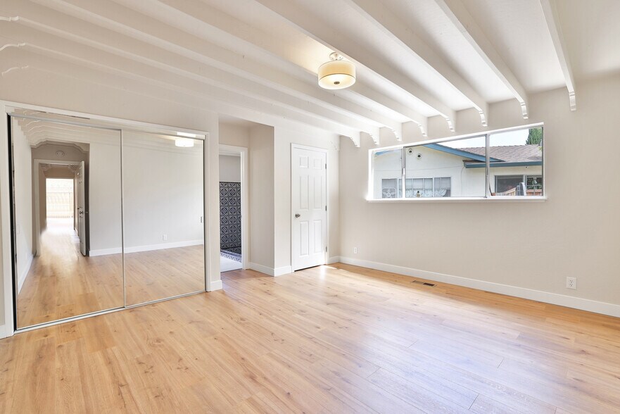 More Photos Of 992 Gale Dr, Campbell Apartments For Sale