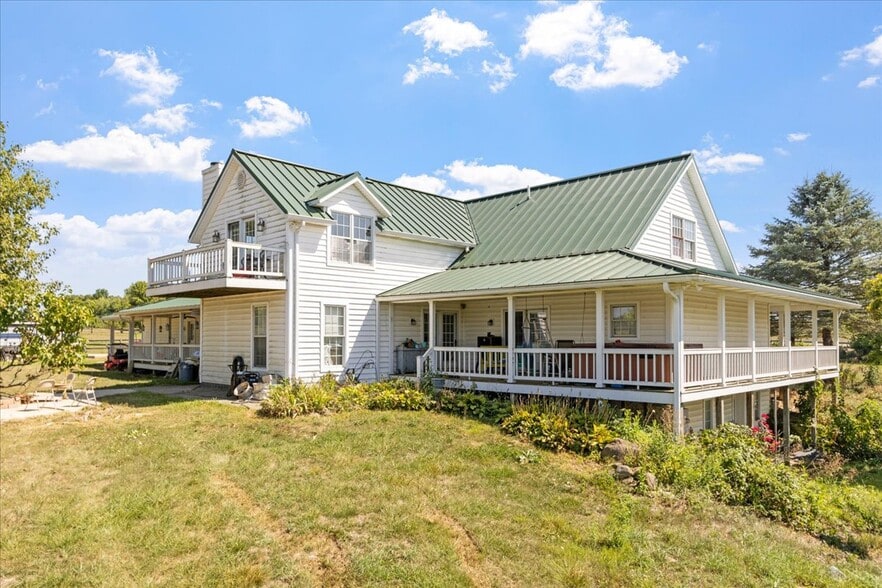 More Photos Of 7233 National Rd, Thornville Horse Stables For Sale