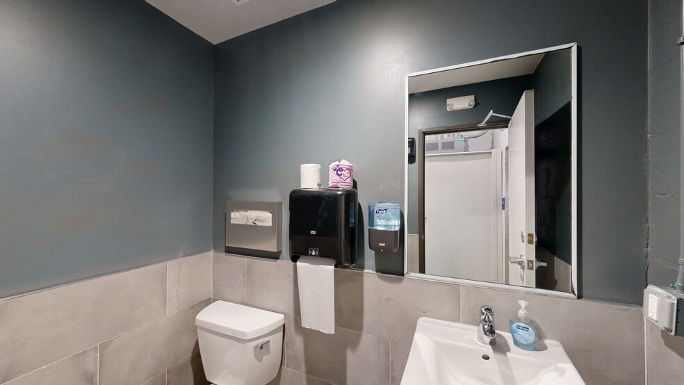 More Photos Of 355-357 Grand Ave, Oakland Storefront Retail Office For Lease