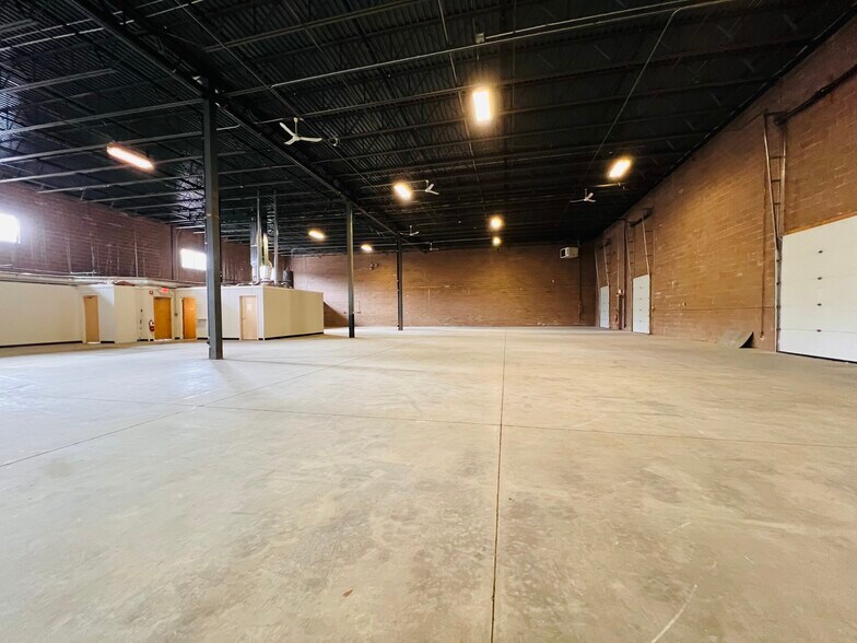 More Photos Of 190-200 Pleasant St, Rockland Manufacturing For Lease
