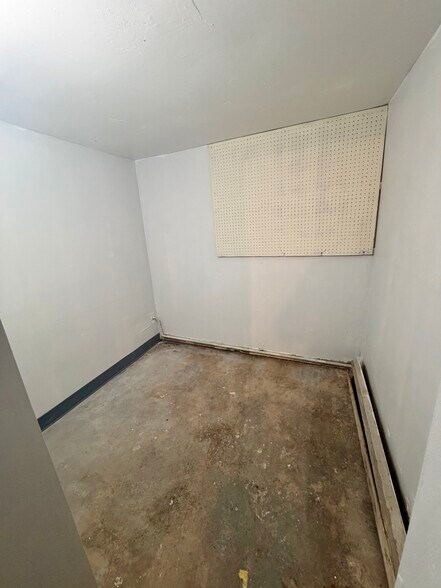 More Photos Of 11 Park Pl, Verona Flex For Lease