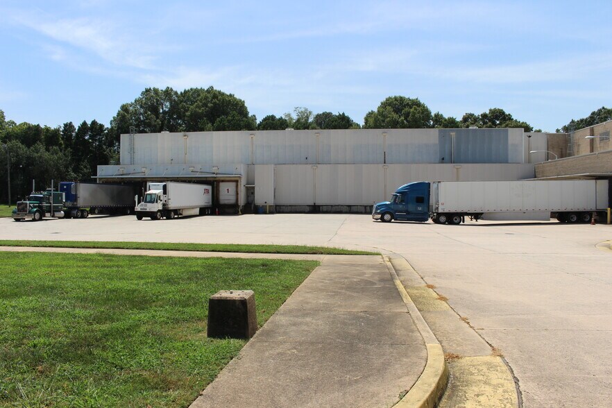 More Photos Of 4825 Hovis Rd, Charlotte Industrial For Sale