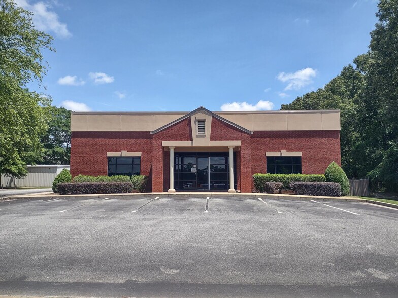 More Photos Of 112 Industrial Park Blvd, Warner Robins Office Residential For Lease