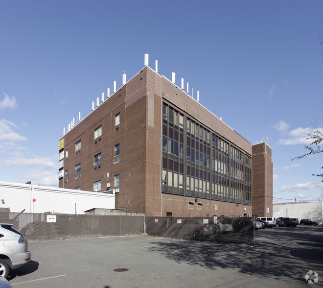 More Photos Of 3000 Hempstead Tpke, Levittown Office For Lease