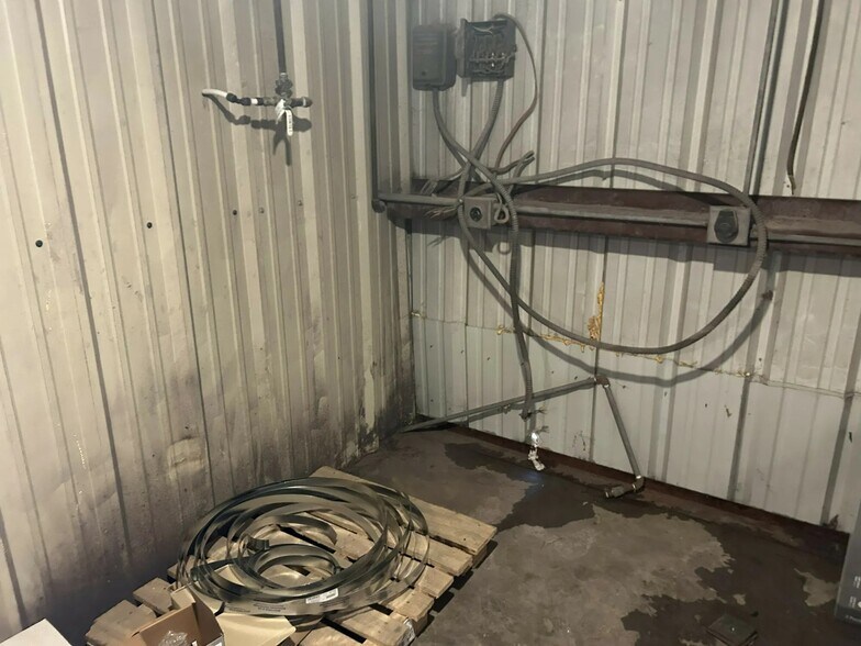 More Photos Of 2008 S Wilson St, Amarillo Auto Repair For Lease