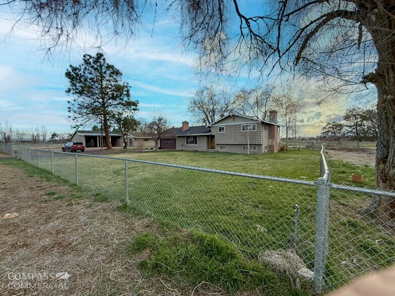 More Photos Of 4561 SW 39th St, Redmond Land For Sale