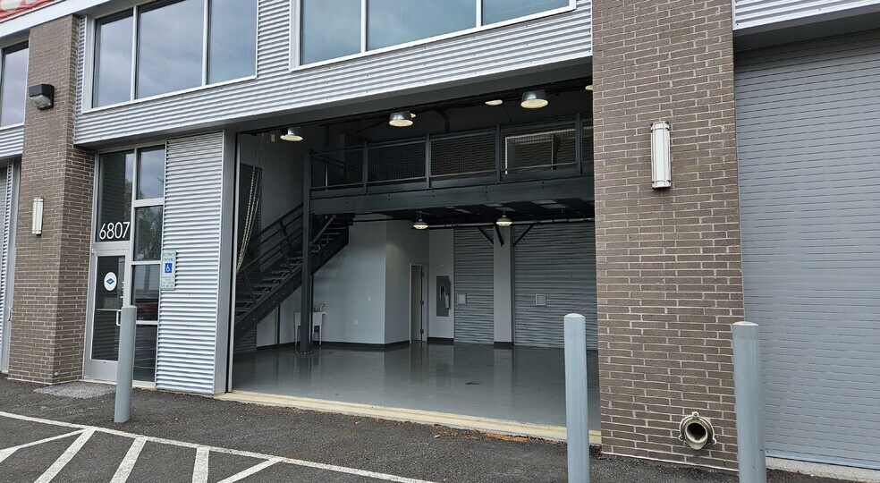 More Photos Of 6701 Dominion Garages Ave, Woodford Specialty For Sale