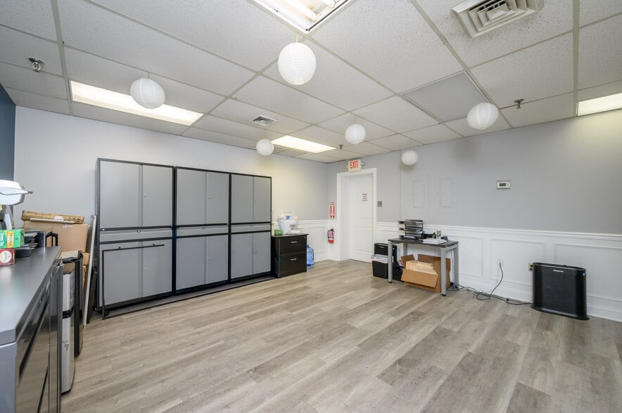 More Photos Of 727 Raritan Rd, Clark Office For Lease