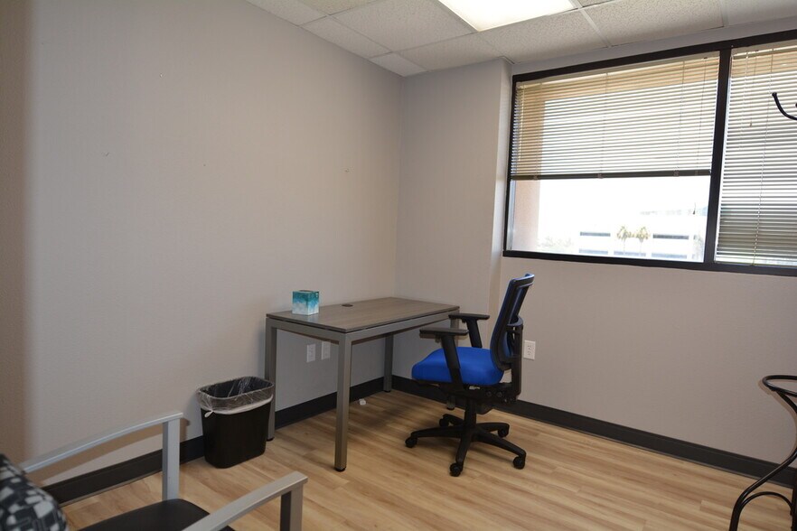 More Photos Of 10503 W Thunderbird Blvd, Sun City Medical For Lease