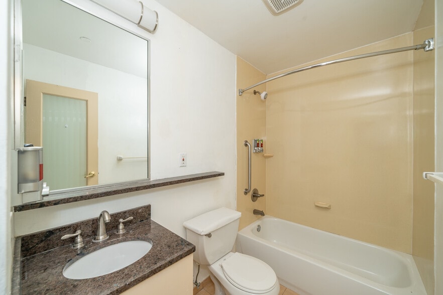 More Photos Of 129 W 46th St, New York Hotel For Sale