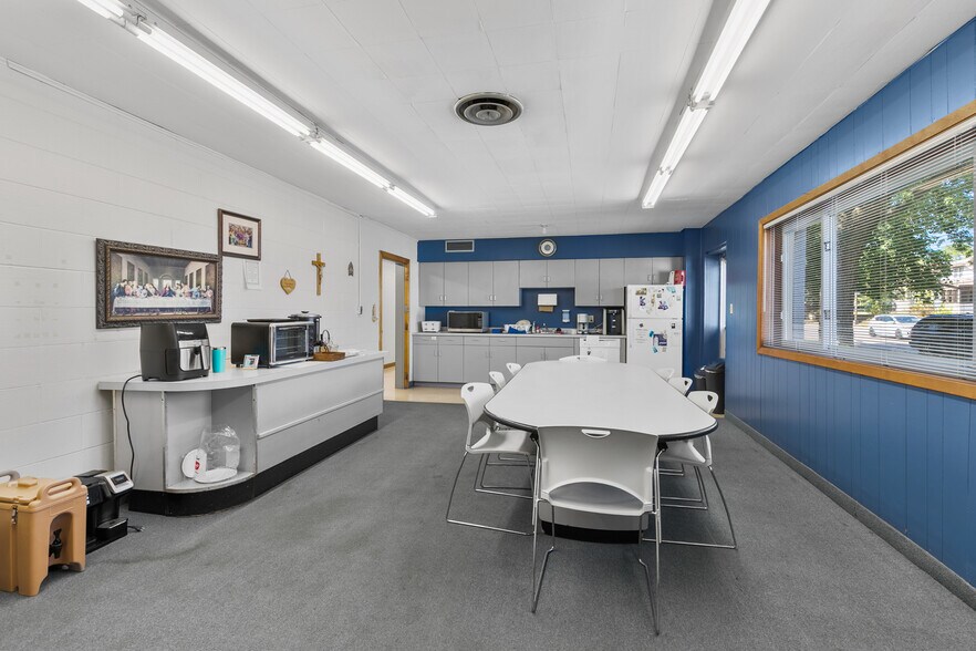More Photos Of 976 W Minnehaha Ave, Saint Paul Warehouse For Sale