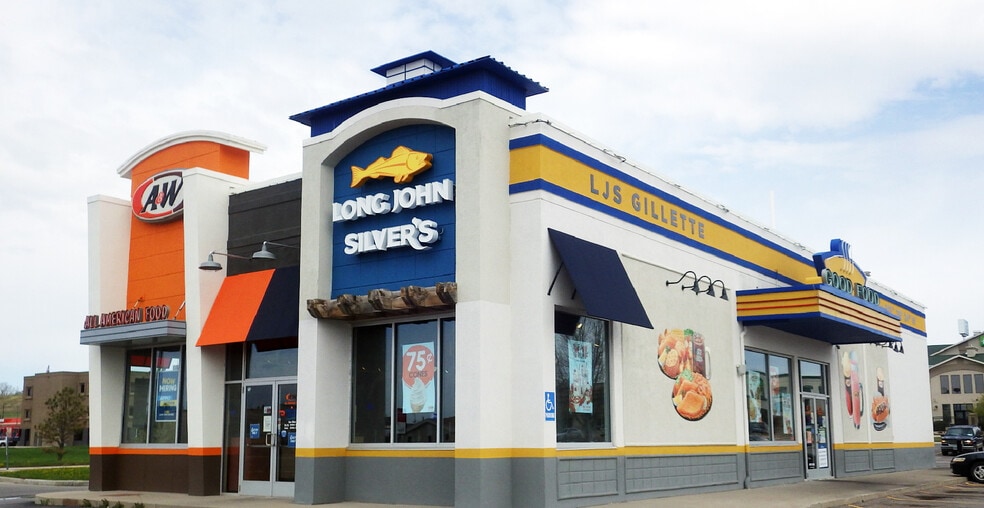 More Photos Of 1920 Cliff Davis Ave, Gillette Restaurant For Sale