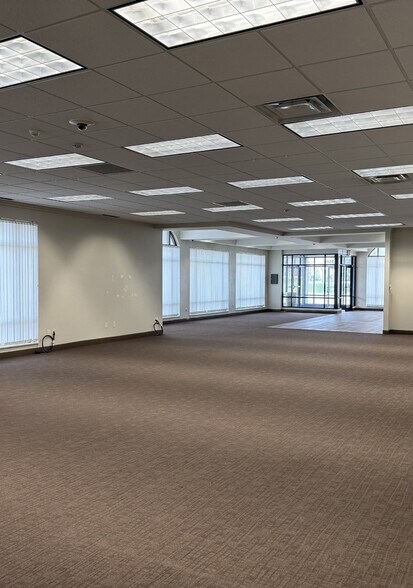 More Photos Of 3400 E Grand River Ave, Howell Bank For Sale
