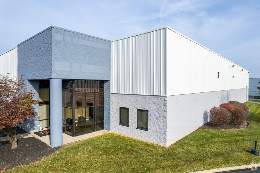 Primary Photo Of 7566 Morris Ct, Allentown Distribution For Lease