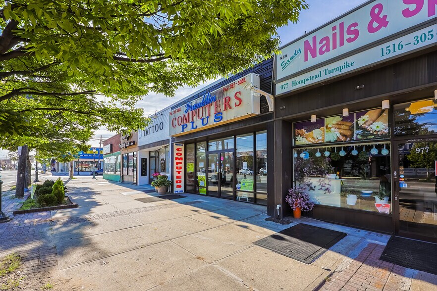More Photos Of 967-983 Hempstead Tpke, Franklin Square Storefront For Sale