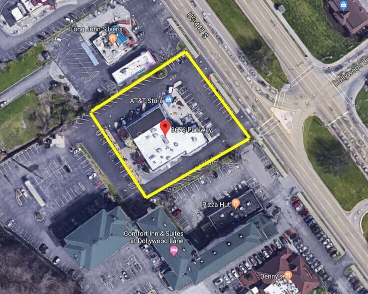 More Photos Of 3676 N Parkway, Pigeon Forge Freestanding For Lease