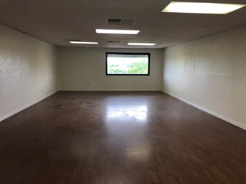 More Photos Of 2909 Lackland Rd, Fort Worth Medical For Lease