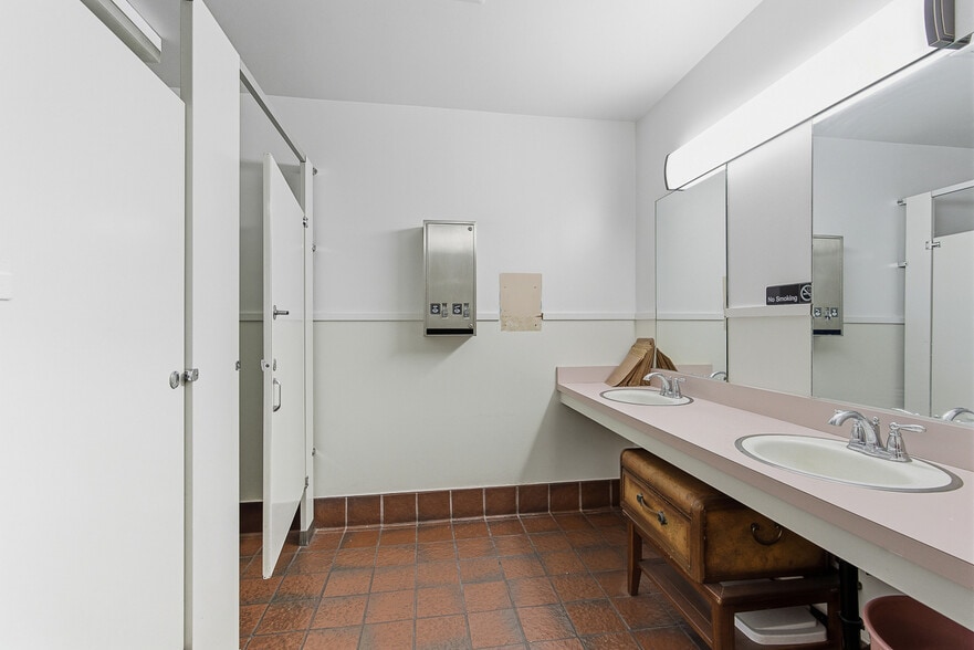 More Photos Of 2943-2947 Foothill Blvd, La Crescenta Medical For Lease