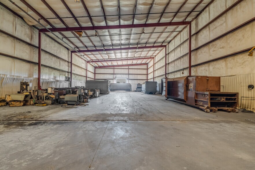 More Photos Of 8384 Highway 18, Vernon Flex For Sale