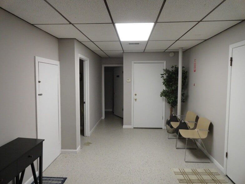 More Photos Of 3552-3556 Avon St, Hartland Medical For Sale