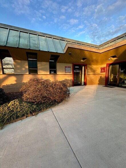 More Photos Of 1301 W Wendover Ave, Greensboro Medical For Sale
