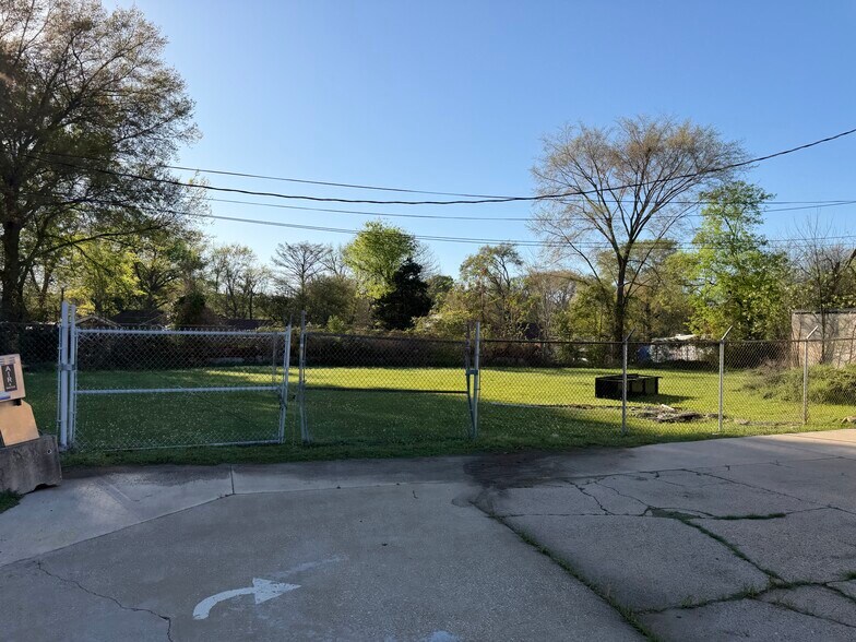 More Photos Of 1515 S Mobberly Ave, Longview Service Station For Sale