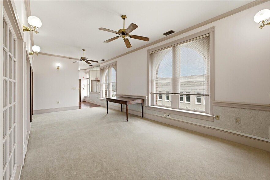 More Photos Of 185 N Loudoun St, Winchester Office For Sale
