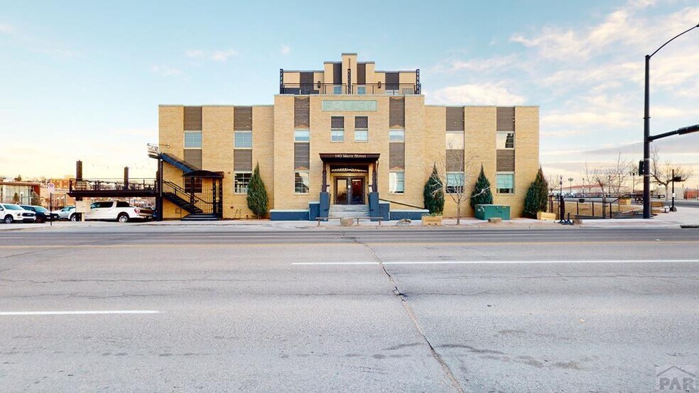 More Photos Of 140 Central Main St, Pueblo Hotel For Lease