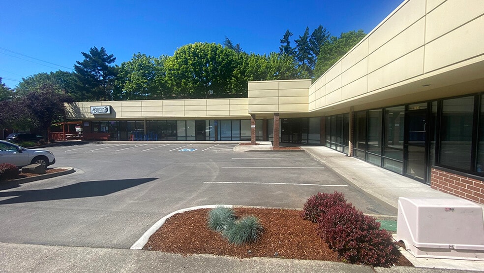 More Photos Of 4103-4111 SE Woodstock Blvd, Portland General Retail For Lease