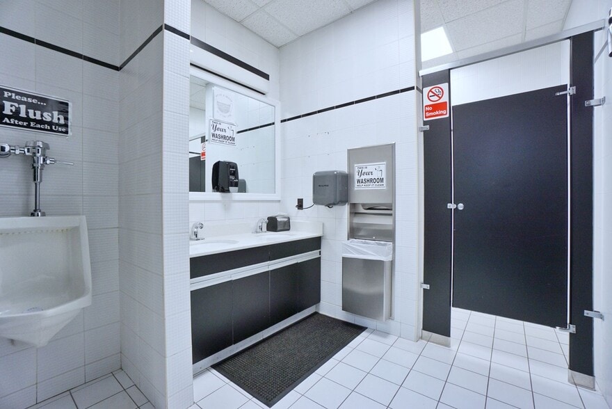 More Photos Of 260 Christopher Ln, Staten Island Medical For Lease