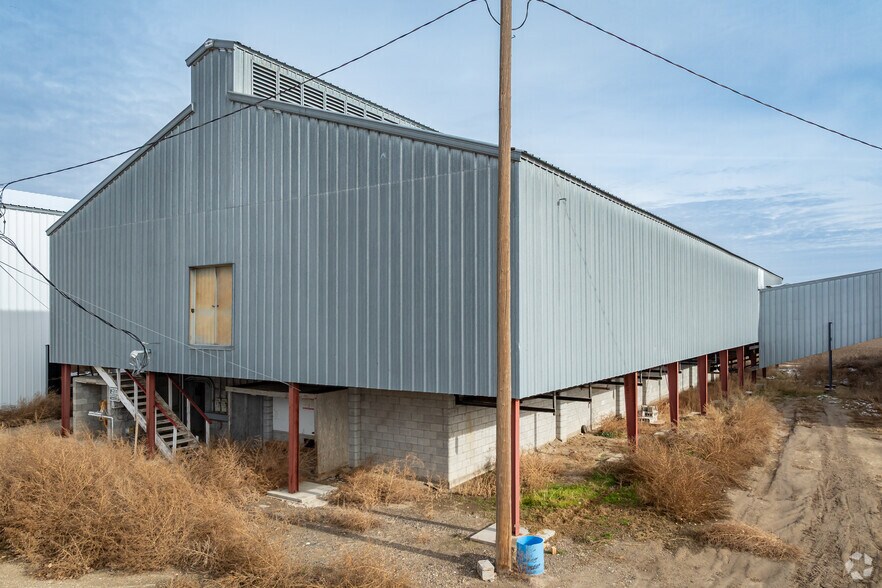 More Photos Of 20102 Tucker Rd., Greenleaf Industrial For Sale