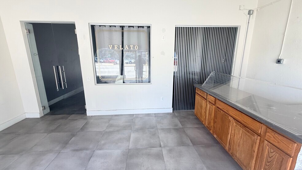 More Photos Of 2606-2614 SW 8th St, Miami Storefront For Lease