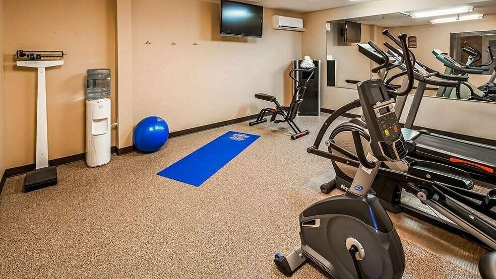 More Photos Of 106 Holiday Ln, Locust Grove Hotel For Sale