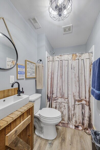 More Photos Of 714 N Saint Mary St, Pilot Knob Freestanding For Sale