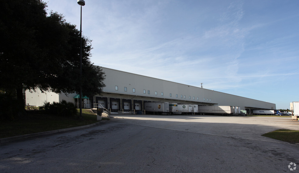 Primary Photo Of 4055 Deerpark Blvd S, Elkton Warehouse For Lease