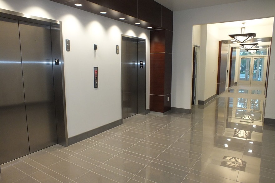 More Photos Of 520 N Market Place Dr, Centerville Office For Lease